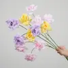 Flores artificiales de rosa, ramo de flores falsas de plástico de alta gama para el Día de San Valentín, decoración del hogar, arreglo floral decorativo para sala de estar y mesa de comedor