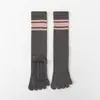 Meias de Yoga com Dedos Separados Antiderrapantes com Pontos de Gel de Silicone Meia de Cano Médio com Dedos Separados Absorventes de Suor Absorventes de Choque Meias para Pilates