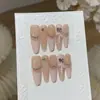 Amado por MeninasTaoxili Doce Estilo Menina Cor Nude Rosa Claro Estilo Francês Laço de Strass Unhas Postiças