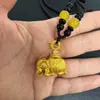 Latón Dorado Artesanía Emeishan Elefante de Seis Colmillos Colgante Artesanías de Elefante de Bronce Adornos Relieve Elefante Blanco Grande de Seis Colmillos Colgante