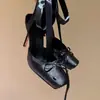 Zapatos de Tacón Elegantes de Diseño de Nicho Vintage 2026 Estilo Popular de Celebridad de Internet Llamativos de Alto Valor Zapatos de Salón de Boca Baja Estilo Japonés para Mujer