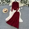 Conjunto de Tricô Duas Peças Estilo Francês Suave para Mulheres, Outono Emagrecedor Valorizador Temperamento para o Trabalho Conjunto de Blusa de Manga Longa e Saia