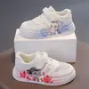 Zapatos de Malla de Moda para Niños Verano 2026 Modelo Nuevo Zapatos Blancos para Niños Tenis de Malla Transpirable Suela Suave para Bebés