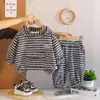 Kids2026 Nuevo Conjunto para Niños Rayas Bolsillo Grande Conjunto de Dos Piezas Ropa de Primavera para Niños Ropa Elegante para Niños