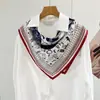 Lenço de Seda para Mulheres, Primavera e Verão, Feito de Seda de Amora, Design Elegante Estampado, Lenço Quadrado Médio Versátil, Lenço para Roupa Externa, Xale, Atacado do Fabricante