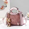 2026 Nova Bolsa de Mão Estilo Nacional Retrô Bolsa Quadrada Pequena Bolsa de Ombro Único Transversal com Patchwork de Padrão Escuro Bolsa com Pingente Simples