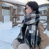 Corea del Sur Diseñador Nueva Bufanda de Borlas a Cuadros para Mujer Otoño e Invierno Chal Suave y Cálido Cuello de Moda Versátil de Alta Gama