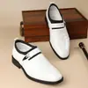 Venta al por mayor transfronteriza de zapatos de cuero de vestir para hombre de talla grande, con acabado brillante, diseño sin cordones y punta cuadrada estilo británico, perfectos para uso formal y como zapatos de boda para el novio