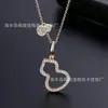 Collar de Calabaza Kirin Colgante de Calcedonia Roja Versión Alta para Mujer Cadena para Clavícula Chapada en Oro Rosa de 18 Quilates Ventas Directas de Fábrica y Entrega