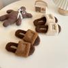 Chinelos Peludos com Letras Estilo Coreano para Meninas, Nova Moda Outono e Inverno 2026, Versáteis, com Solado Grosso, para Casa, para Crianças