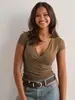 Amazon Europa e Estados Unidos transfronteiriço 2025 primavera e verão novo cor sólida temperamento fino moda garota popular decote V profundo camiseta roupas femininas