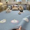 Juego de Tres Piezas de Colchoneta Refrigerante Haba de Hielo Clase A, Sábana de Cama Waffle con Bordado de Dibujos Animados Lindos, Colchoneta de Aire Acondicionado, Colchoneta Suave, Colchoneta de Seda de Hielo