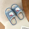 Pantuflas de Hello Kitty, pantuflas Sanrio de punta hueca, pantuflas de mujer para primavera y otoño