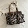 Bolsa casual grande capacidade estampa de leopardo 2026 nova primavera bolsa de ombro casual para compras bolsa tote moderna para o dia a dia para mulheres