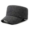 Gorra de Lana Cálida para Hombre Otoño Invierno Cruzada con Visera y Protección para Orejas Gorra para Papá de Mediana Edad y Ancianos Moda Versátil Gorra Plana
