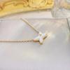 Collar de Cruz Francesa de Nácar Blanco de Agua Dulce para Mujer, Lujo Accesible, Nicho, Alta Gama, Elegante, Sencillo y Versátil Cadena para Clavícula en Forma de X