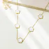 Novo Colar de Aço Titânio Flor de Cinco Pétalas para Mulheres, Item Quente de Vendas Transfronteiriças, Joia de Aço Inoxidável Estilo Fashion Commuter de Luxo Leve