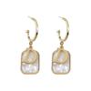 Aretes de Plata 925 con Aguja Cuadrado Concha Letra D para Mujer Coreanos Cara Larga Delgados Semicírculo en C Exagerados Elegantes Personalizados
