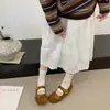 Aumento interno de altura de 4 cm, zapatos Mary Jane retro de estilo coreano con hebilla, nuevos zapatos versátiles de punta redonda para otoño e invierno 2026
