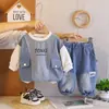 Conjunto Completo de Ropa Diaria Fresca y Elegante para Niño en el Campus Bloque de Color Manga Raglán Sudadera de Mezclilla Cuello Redondo Ropa de Otoño Conjunto de Dos Piezas