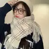 Bufanda de Cuadros Estilo Británico para Mujer 2025 Invierno Nueva Moda Atmósfera de Alta Gama Bufanda Gruesa con Borlas Al por Mayor
