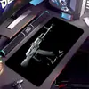 Alfombrilla de ratón temática de pistola de juego Extra grande Engrosada Especial para e-Sports Borde de precisión sellado Antideslizante Resistente al desgaste Pad para teclado de computadora de escritorio