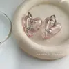 Novo design de nicho estilo coreano versátil único colar com pingente de urso transparente em formato de coração corrente de suéter simples retrô para mulheres