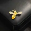 Mini Broche de Abelhinha Amarela para Mulheres, Corsage Fofo e Delicado, Acessório para Gola de Cardigã, Broche de Verão Anti-Exposição