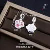 Colar Luxuoso e de Alta Qualidade com Corrente Doce para Clavícula para Mulheres com Pingente de Patinha de Gato Brilhante Banhado a Cobre com Forte Retenção de Cor