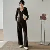 Conjunto casual y versátil para mujer, nueva colección otoño 2026, con una sudadera con capucha y cremallera oversize elegante y cómoda y pantalones