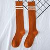 Calcetines de té para la cara al por mayor color sólido dos barras rayas verticales hasta la rodilla calcetines de mujer moda urbana media pantorrilla calcetines de mujer