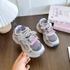 Zapatos de papá estilo coreano para niños, zapatillas deportivas para niñas, zapatos casuales de malla transpirable, versátiles y elegantes, modernos y cómodos