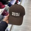 Gorra de béisbol de algodón lavado suave con bordado de letras mayúsculas de moda estilo coreano gorra con visera de moda para viajes de primavera y verano para hombres y mujeres