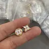 Pulseira de Quatro Flores V-Gold Edição de Luxo Pérola Branca Ouro Rosa Réplica de Luxo Leve Acabamento Fino Moda Feminina Joia Versátil