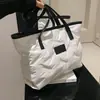 Bolso Tote de Plumas de Gran Capacidad de Moda para Mujer, Bolso de Mano Plegable de Nuevo Estilo Transfronterizo, Bolso Ligero para Hombro o Axila Versátil