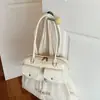 2026 Nova Bolsa de Ombro Estilo Britânico Retrô Couro com Cera de Abelha Multibolsos Bolsa Almofada Bolsa para o Dia a Dia Tendência