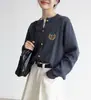 Suéter de Tricô Cinza para Mulheres, Novo Estilo Outono 2025, Estilo Relaxado, Cardigã Macio e Fofo, Emagrecedor, Casaco Casual, Estilo Preppy