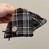 Clip de Garra Triángulo Etiqueta Dorada Retro Otoño Invierno para Niñas Versátil Temperamento Concha Tiburón Clip para Parte Trasera de la Cabeza Moño Pasador Accesorios para el Cabello