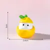 Plátano Fruta Linda Creativa Pollo Pequeño Muñeca Mengli Decoración DIY Accesorios Colgantes Paisaje en Miniatura Adornos Pequeños de Escritorio