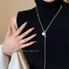 Cadena de Suéter con Borlas de Lujo Ligero Otoño e Invierno Nicho Corazón de Saturno Collar Largo Combinación para Suéter Accesorios No Contrastantes