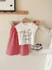 Conjunto de Camiseta Casual de Manga Corta con Dibujos Animados Dulces y Pantalones de Cuadros Delgados para Niñas, Estilo Nuevo de Verano