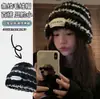 2025 Nuevo Gorro de Invierno Gorro Cálido Mismo Estilo que Celebridad de Internet Gorro de Felpa Patrón Coreano Gorro Cálido de Felpa para Exteriores para Mujeres