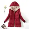 Outono e Inverno Novo Comprimento Médio 2024 Estilo Coreano Com Capuz Slim Fit Forrado com Fleece Algodão Roupa Exterior Quente Caxemira Top Jaqueta Feminina