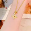 Loja de Ouro Mesmo Estilo Colar Coração Gelo Quebrado Banhado a Ouro Retenção de Cor Alta Borboleta Floral Moeda Cinco Imperadores Colar Atacado
