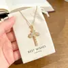 Pendente de cruz cravejado com zircônia, bestseller transfronteiriço, corrente de clavícula de nicho simples, acessório de pescoço com design minimalista