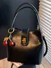 Bolsa Pequena Casual Retrô para Mulheres 2025 Outono Nova Tendência Bolsa de Mão para Passeio Popular Bolsa de Ombro Único Transversal Bolsa de Balde