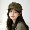 Nuevo Gorro de Boina Retro Estilo Coreano de Gamuza con Pequeña Etiqueta Dorada, Diseño Plisado, Versátil para el Traslado Diario, Hace que el Rostro Parezca Más Pequeño, Adecuado para Otoño e Invierno