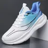 Nuevos Zapatos Deportivos de Malla para Hombre 2026 Primavera Nuevo Estilo Zapatos de Running Transpirables con Suela Suave Zapatos Casuales Ligeros de Moda