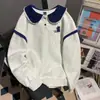 Moletom de Veludo com Gola Peter Pan para Mulheres no Outono e Inverno Estilo Solto Preguiçoso Preppy Redutor de Idade Design Bordado Jaqueta Top Engrossada