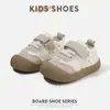 Tênis para Bebê Menina Primavera e Outono 2026 Sapatos para Caminhada de Bebê Sapatos de Lona com Solado Macio para Meninas Sapatos de Tecido Respirável para Meninas